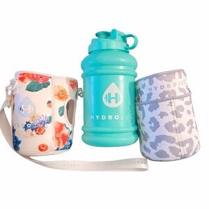 EUC HydroJug 64oz Teal Water Bottle with 2 Sleeves (Floral & Leopard) and Strap